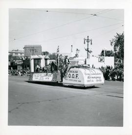 Winnipeg's 75th Anniversary parade - International Order of Odd Fellows float