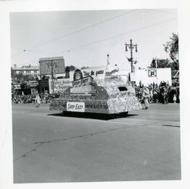 Winnipeg's 75th Anniversary parade - Shop Easy float