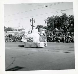 Winnipeg's 75th Anniversary parade - duck soup float