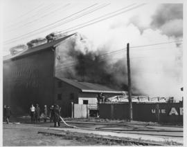 Arctic Ice Company's Bell Avenue yards fire, September 5, 1948