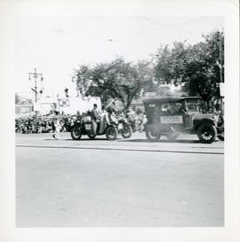Winnipeg's 75th Anniversary parade - Dickson Motors [?] 1912 Buick float
