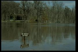 1997 flood - Crescent Park Drive - signage