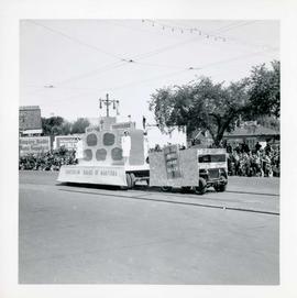 Winnipeg's 75th Anniversary parade - Sanitorium Board of Manitoba