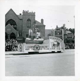Winnipeg's 75th Anniversary parade - Winnipeg Royal Airforce Club float