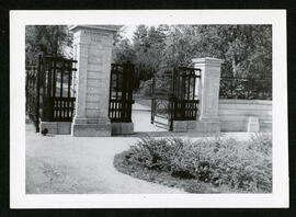 The main entrance gate in Assiniboine Park