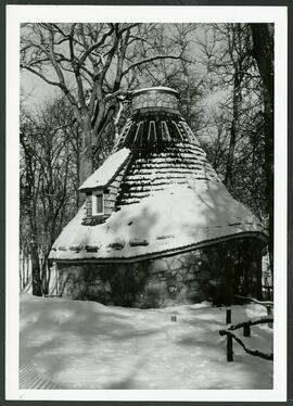 Witch’s hut at Kildonan Park in winter