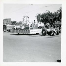 Winnipeg's 75th Anniversary parade - Province of Manitoba float
