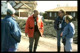 1997 flood - Avenue Lord - Community Services staff with St. Norbert MLA Marcel Laurendeau